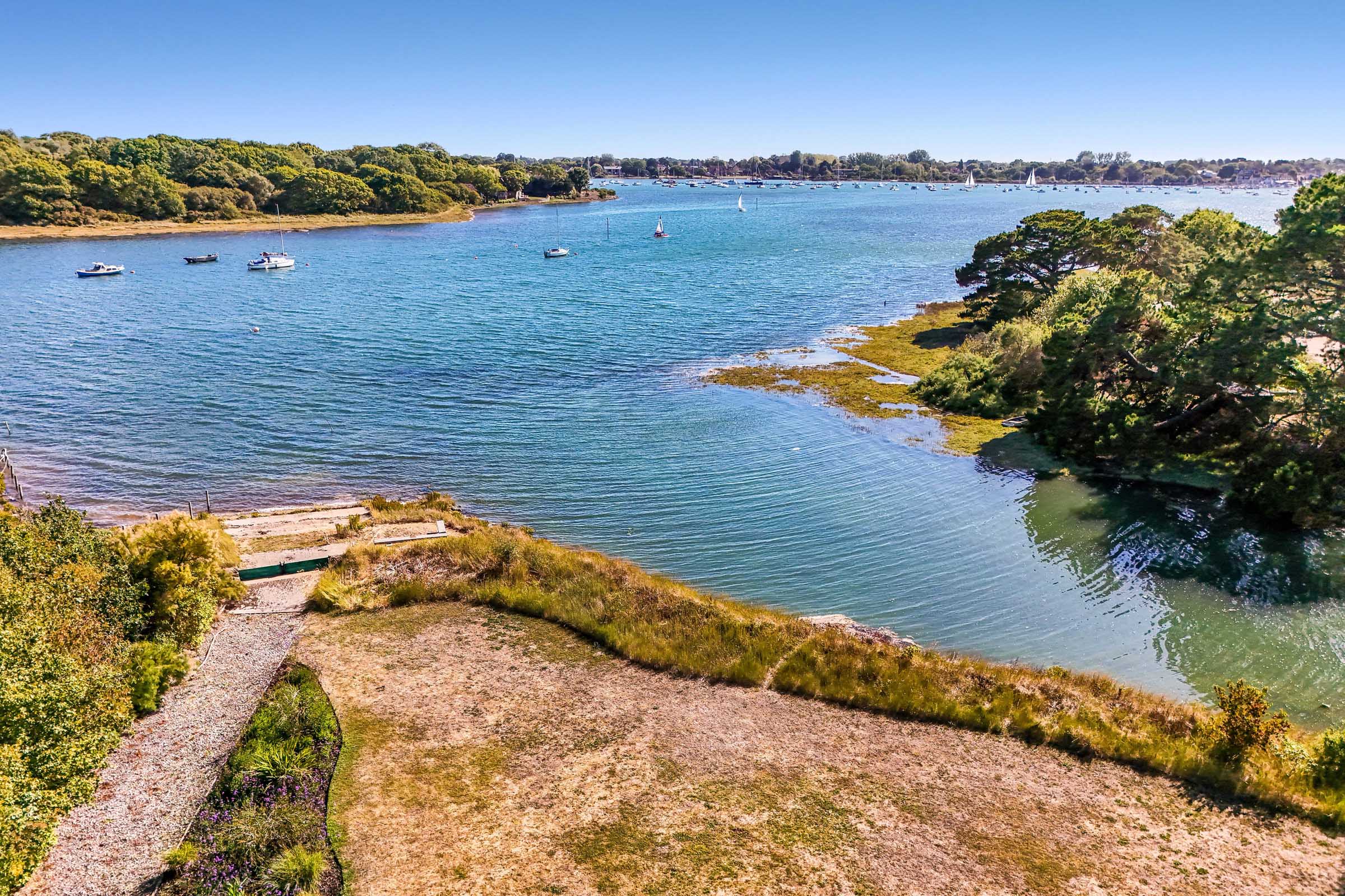 Architect-designed masterpiece with far-reaching views over Furzefield Creek - 物件實景