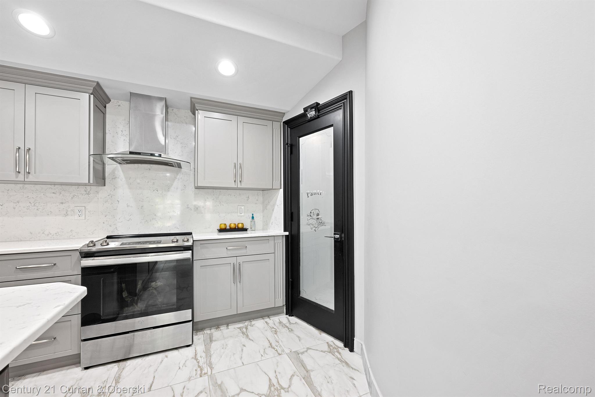 Northville Twp, Michigan, 48168, United States, 7 Bedrooms Bedrooms, ,10 BathroomsBathrooms,Residential,For Sale,1978218