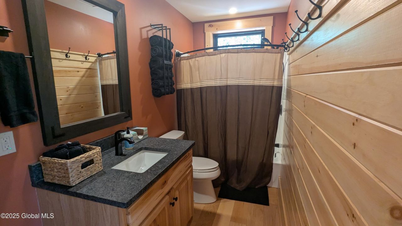 Gloversville, New York, 12078, United States, 2 Bedrooms Bedrooms, ,1 BathroomBathrooms,Residential,For Sale,1876319