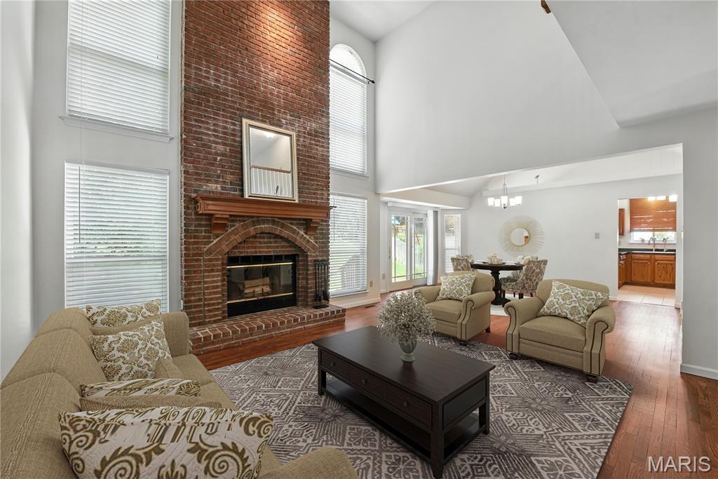 Maryland Heights, Missouri, 63043, United States, 3 Bedrooms Bedrooms, ,4 BathroomsBathrooms,Residential,For Sale,1892007