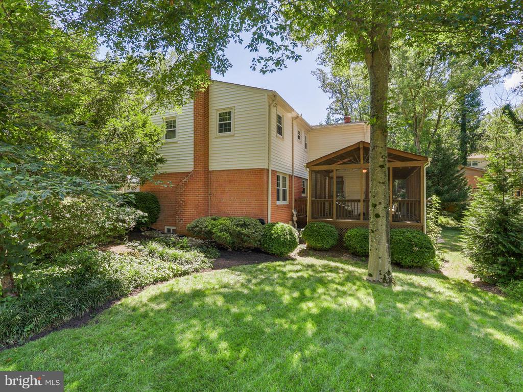 Springfield, Virginia, 22152, United States, 4 Bedrooms Bedrooms, ,3 BathroomsBathrooms,Residential,For Sale,1921904