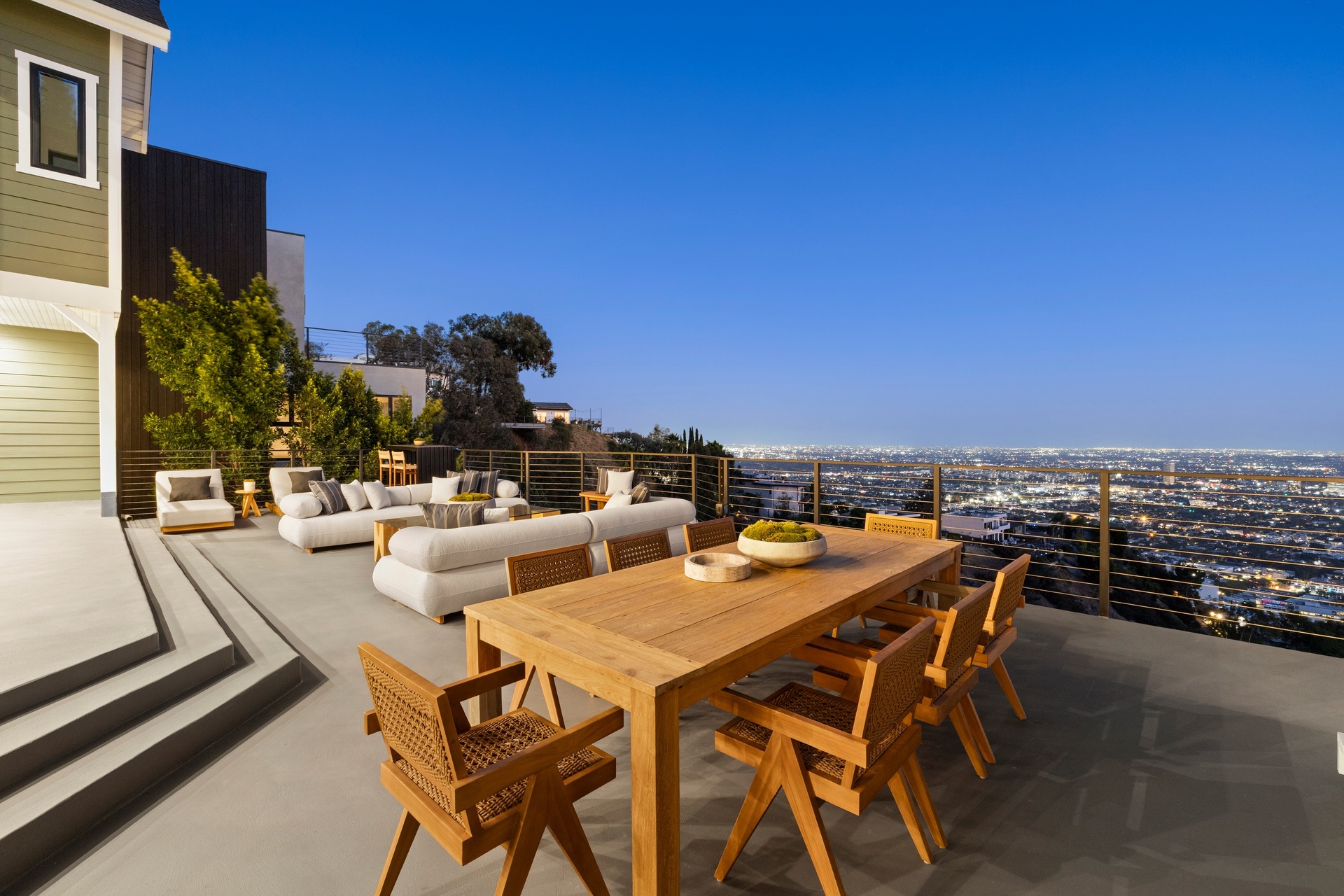  8446 Grand View Dr - 物件實景