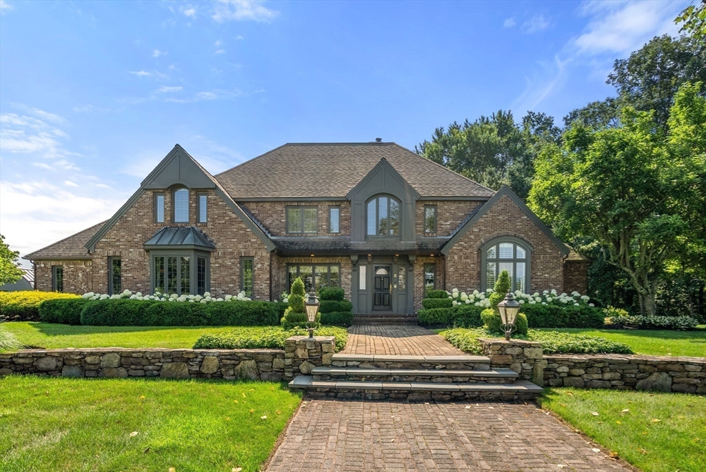 Southborough, Massachusetts, 01772, United States, 4 Bedrooms Bedrooms, ,5 BathroomsBathrooms,Residential,For Sale,2000512