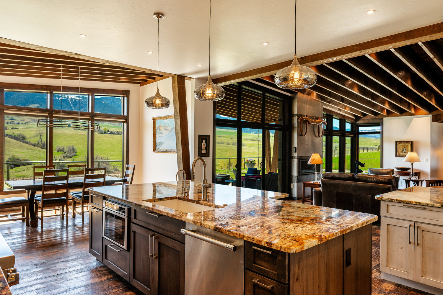 Big Horn, Wyoming, 82833, United States, 3 Bedrooms Bedrooms, ,3 BathroomsBathrooms,Residential,For Sale,1798273