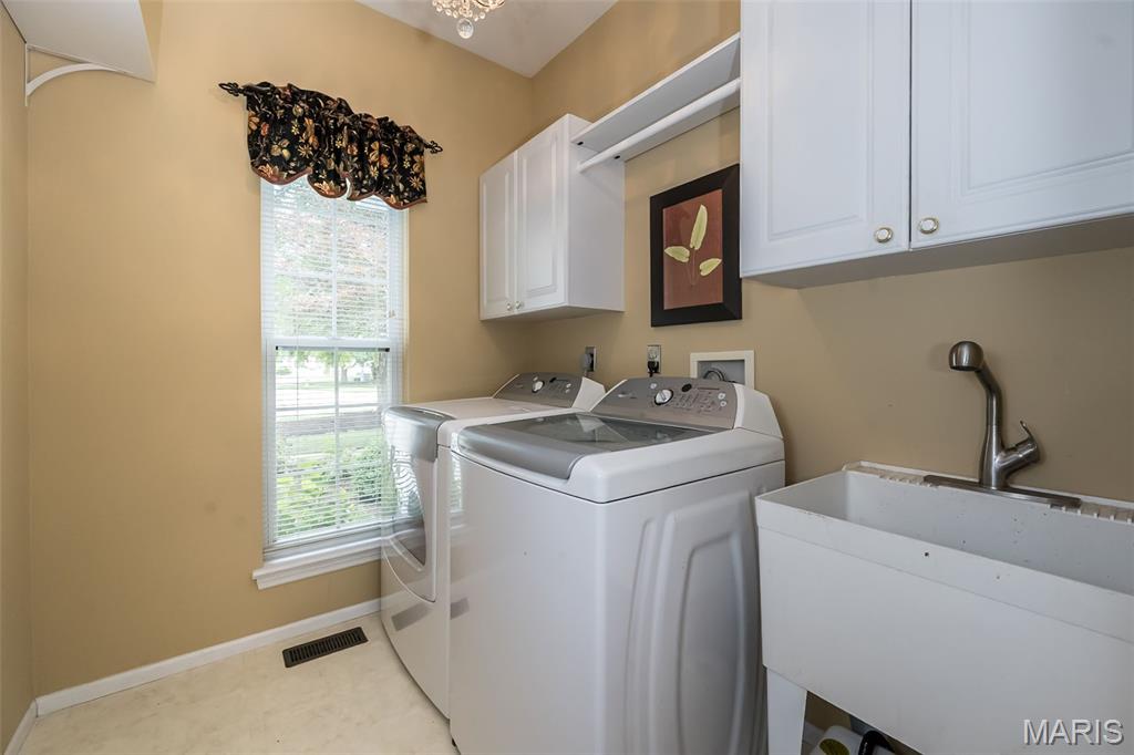Wildwood, Missouri, 63005, United States, 4 Bedrooms Bedrooms, ,5 BathroomsBathrooms,Residential,For Sale,1866862