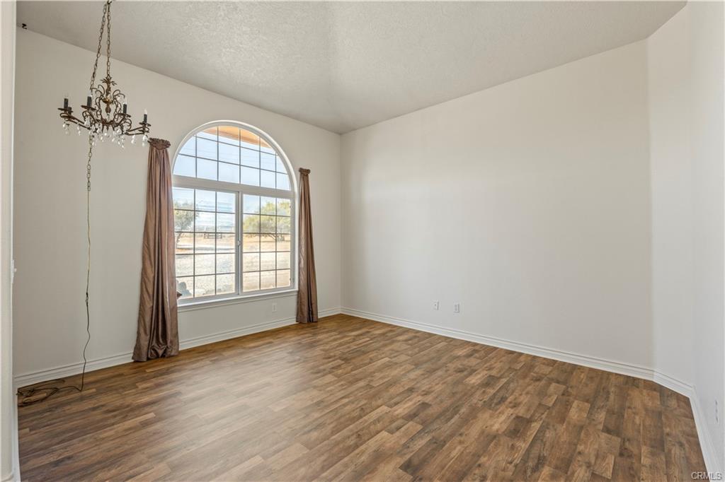 Phelan, California, 92371, United States, 5 Bedrooms Bedrooms, ,3 BathroomsBathrooms,Residential,For Sale,1924056