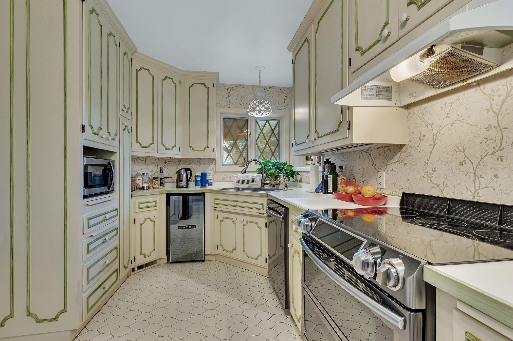Saint Cloud, Minnesota, 56304, United States, 4 Bedrooms Bedrooms, ,4 BathroomsBathrooms,Residential,For Sale,1836908