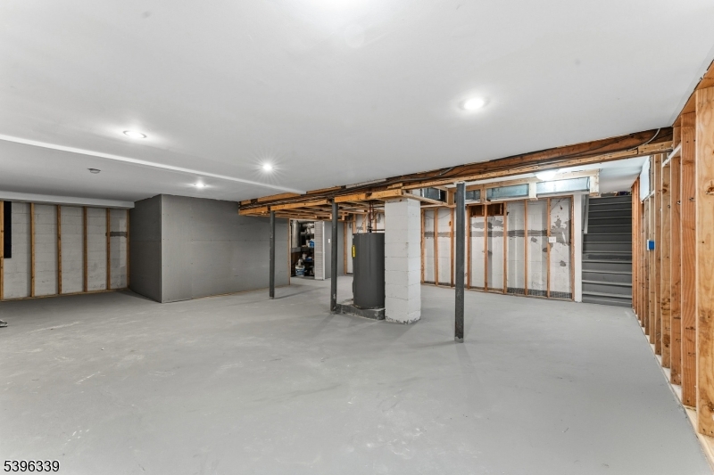 Dunellen Boro, New Jersey, 08812, United States, 3 Bedrooms Bedrooms, ,2 BathroomsBathrooms,Residential,For Sale,1991151