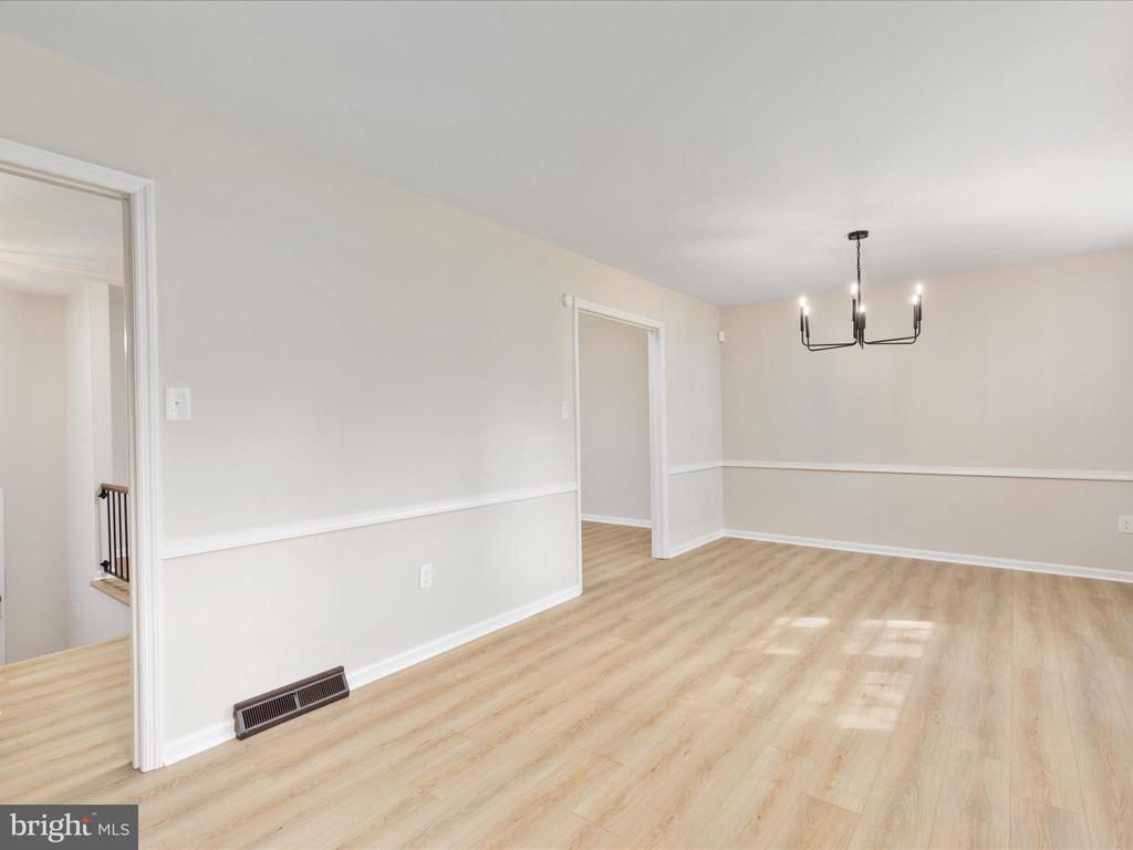 Leesburg, Virginia, 20176, United States, 6 Bedrooms Bedrooms, ,3 BathroomsBathrooms,Residential,For Sale,1979496