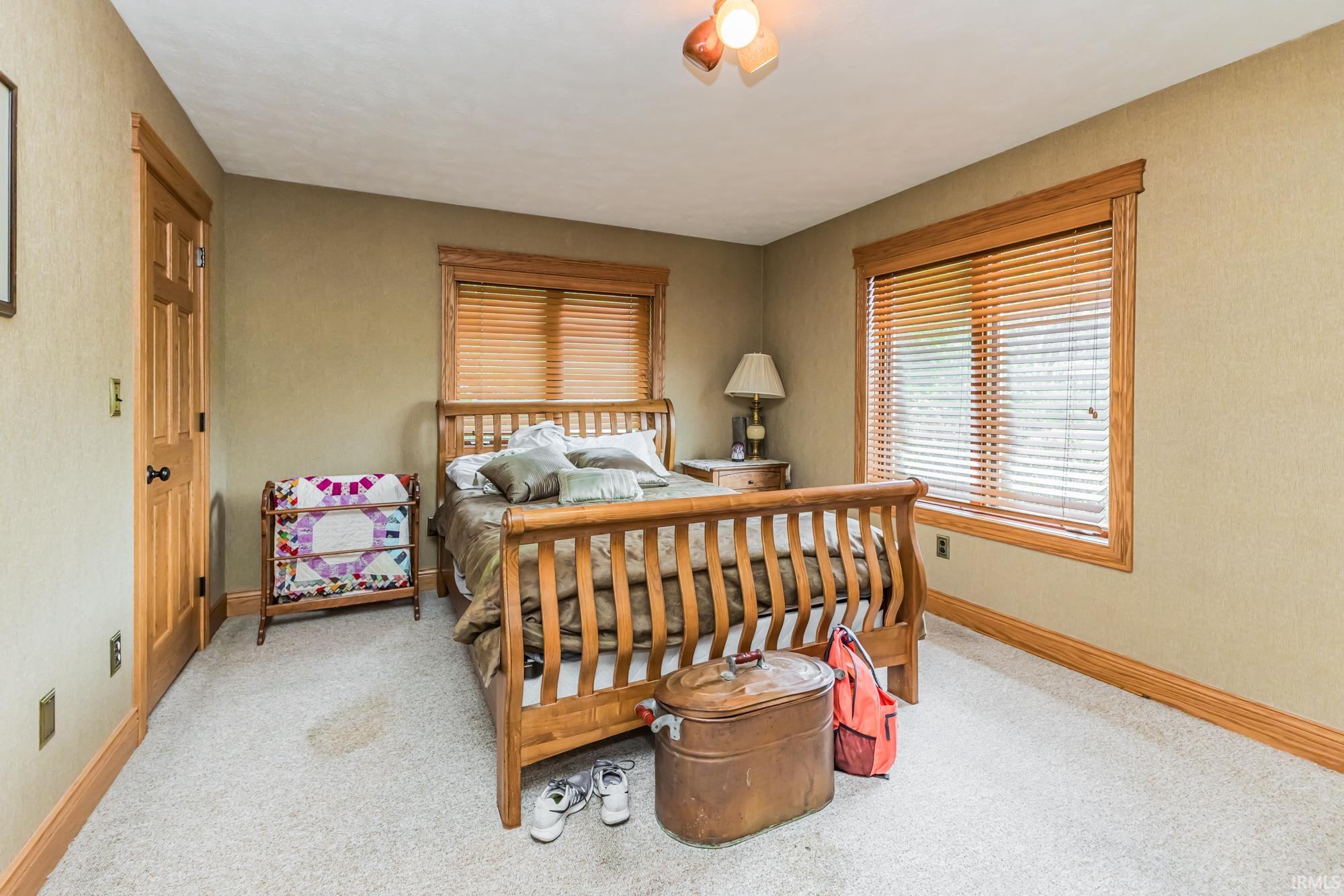 Hartford City, Indiana, 47348, United States, 6 Bedrooms Bedrooms, ,3 BathroomsBathrooms,Residential,For Sale,1870324