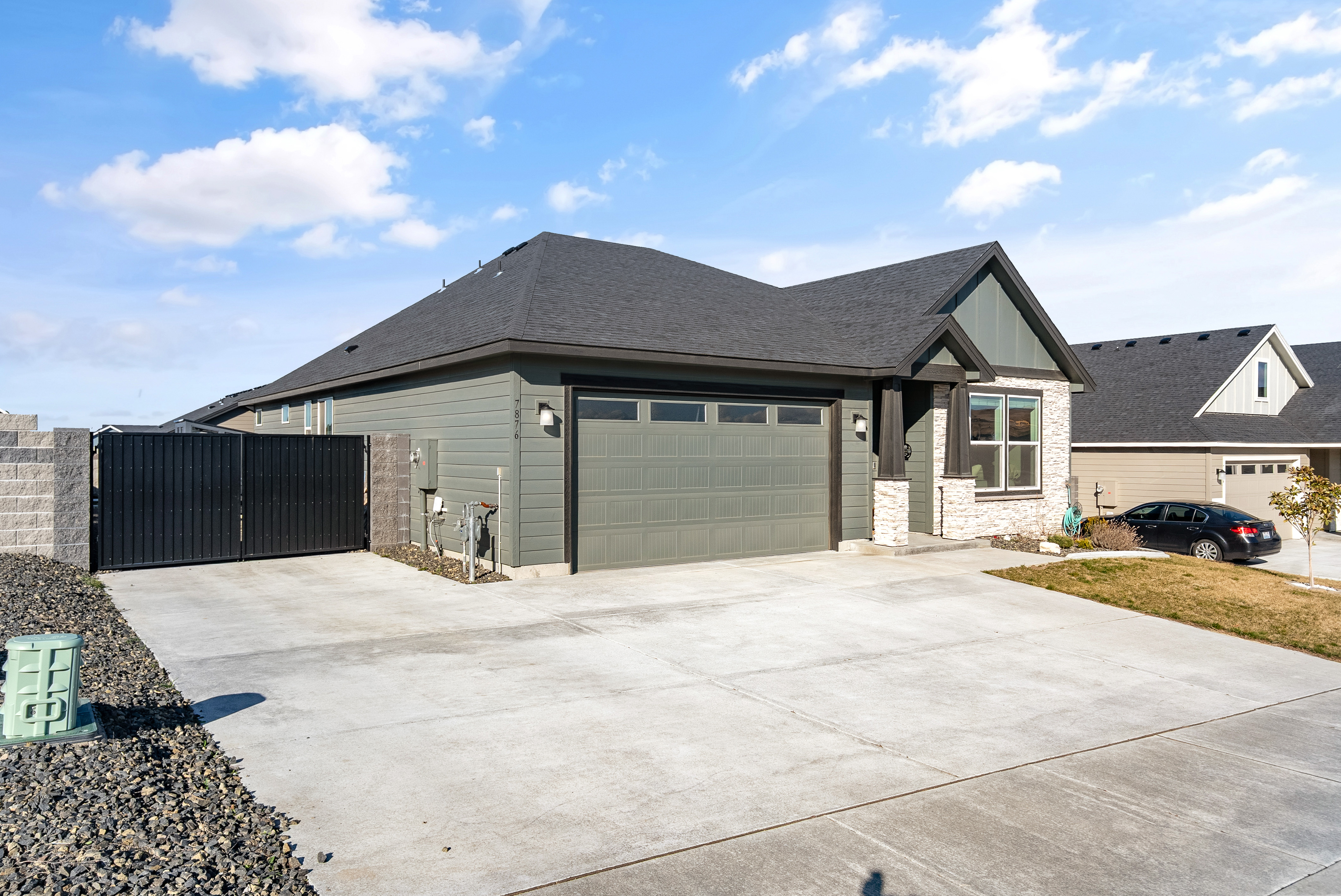  2024 West Richland Gem + RV Parking - 物件實景