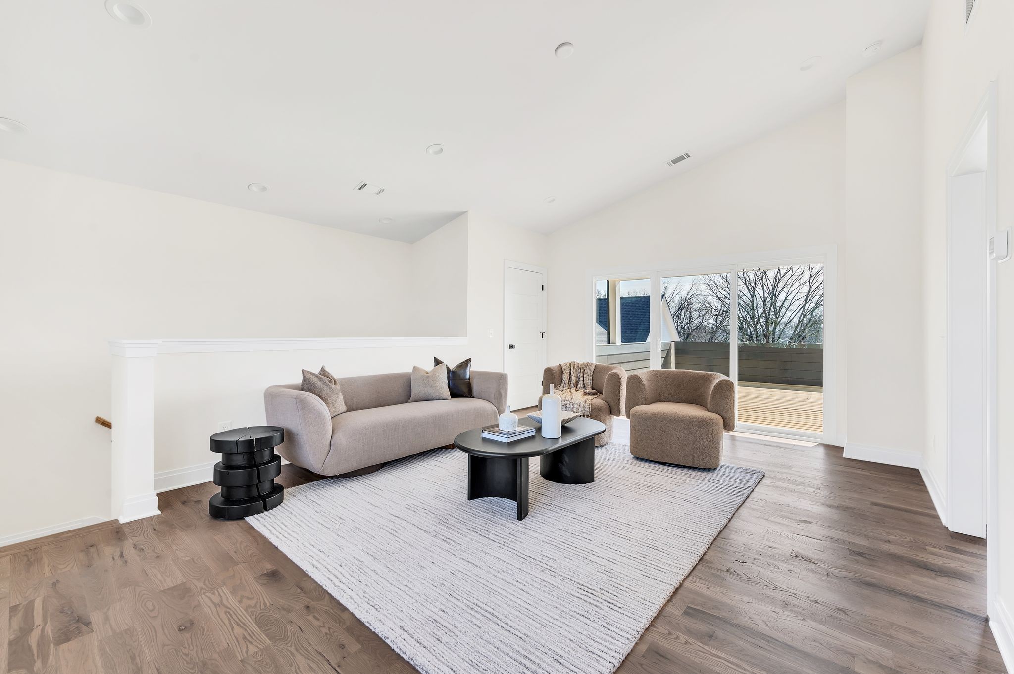 Nashville, Tennessee, 37206, United States, 4 Bedrooms Bedrooms, ,4 BathroomsBathrooms,Residential,For Sale,1917969