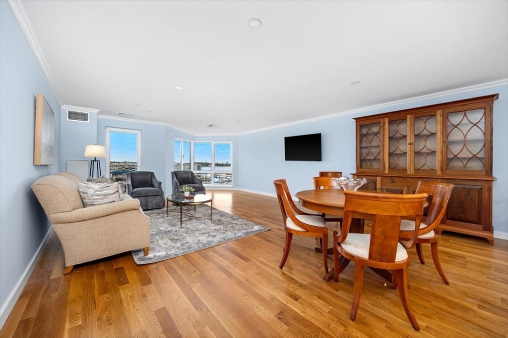 Quincy, Massachusetts, 02171, United States, 2 Bedrooms Bedrooms, ,2 BathroomsBathrooms,Residential,For Sale,1925406