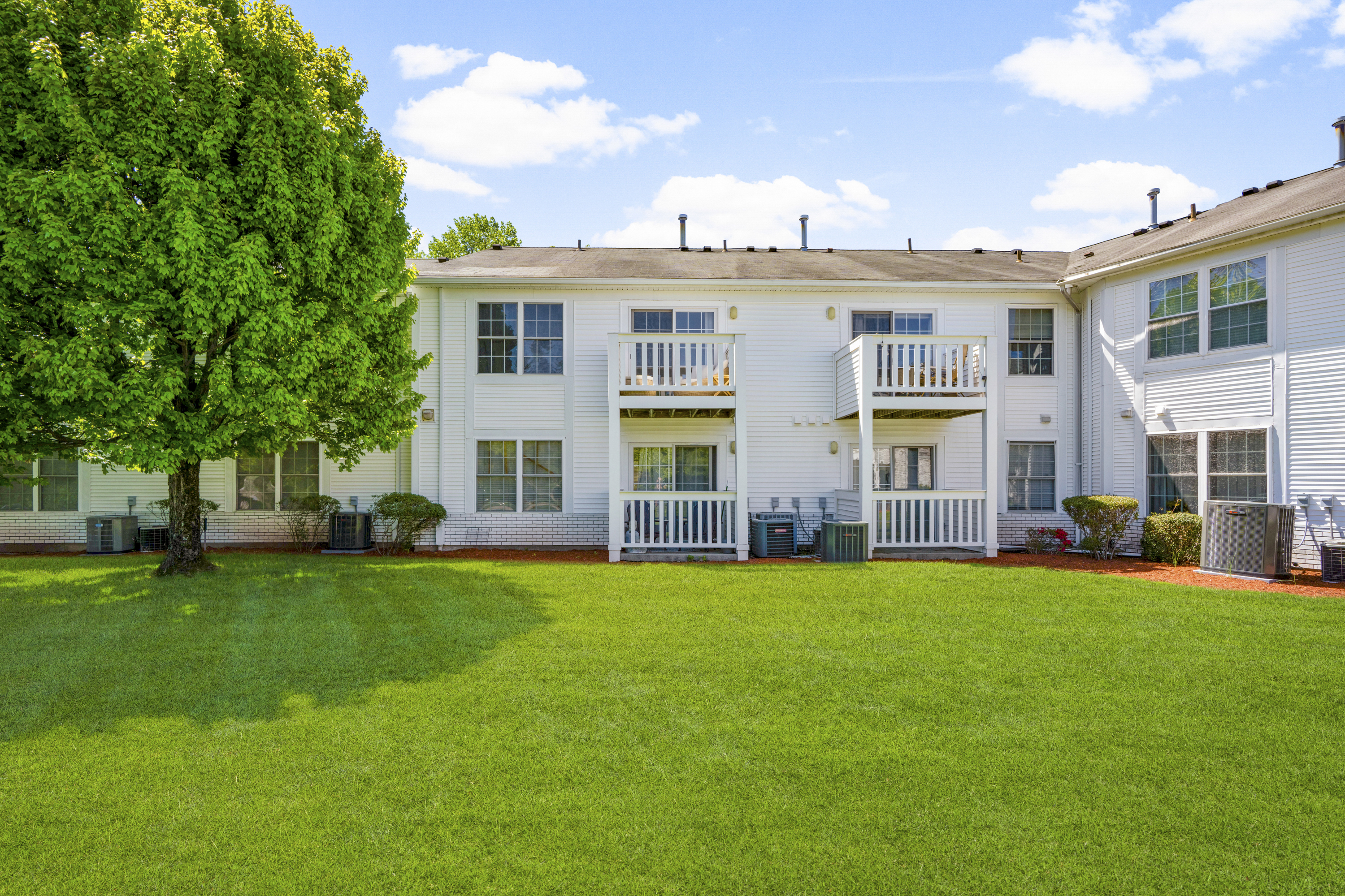  Lovely Hillside Park Condo - 物件實景