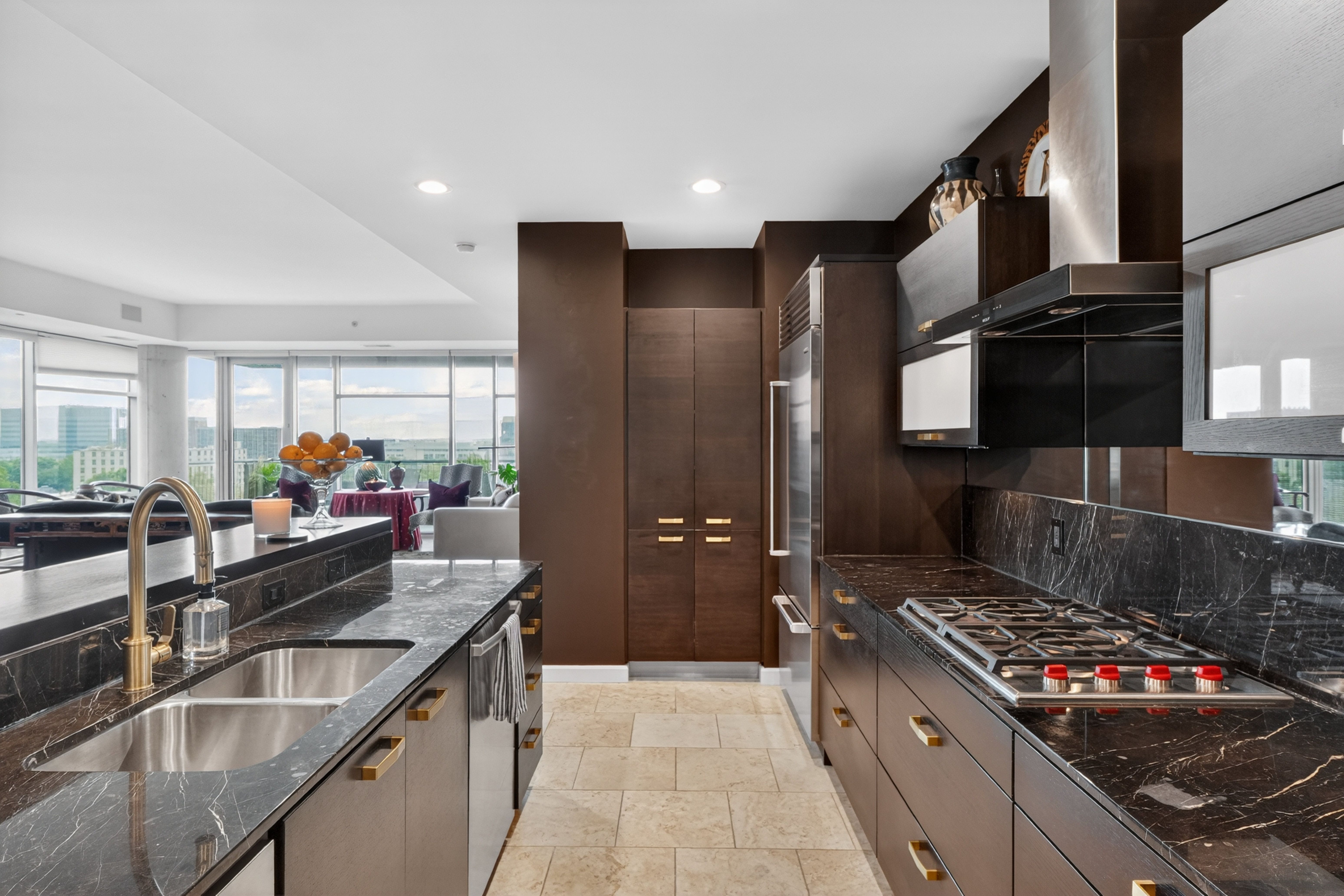 Luxury Sky-High Living in the Heart of Central West End - 物件實景