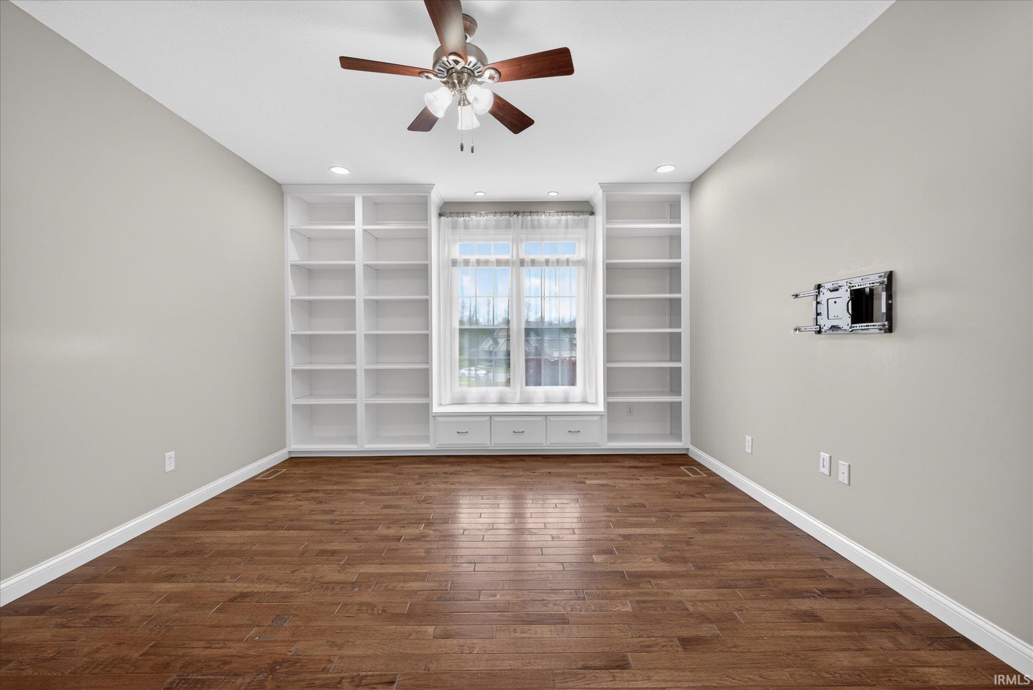 Bloomington, Indiana, 47401-8386, United States, 5 Bedrooms Bedrooms, ,3 BathroomsBathrooms,Residential,For Sale,2038414