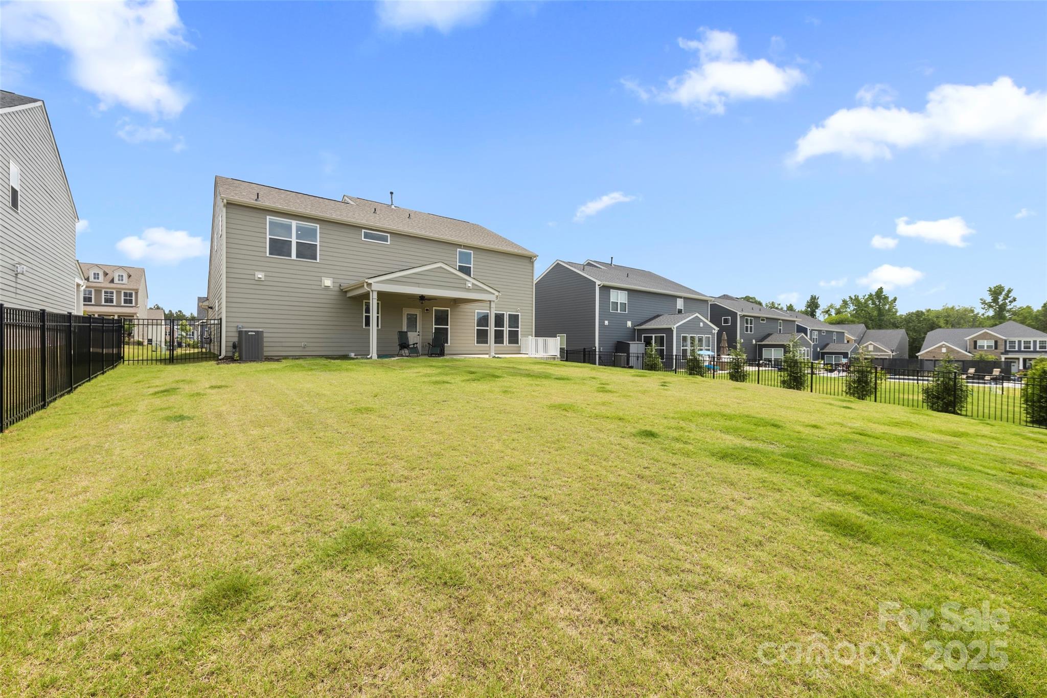 Charlotte, North Carolina, 28278, United States, 5 Bedrooms Bedrooms, ,5 BathroomsBathrooms,Residential,For Sale,1866050
