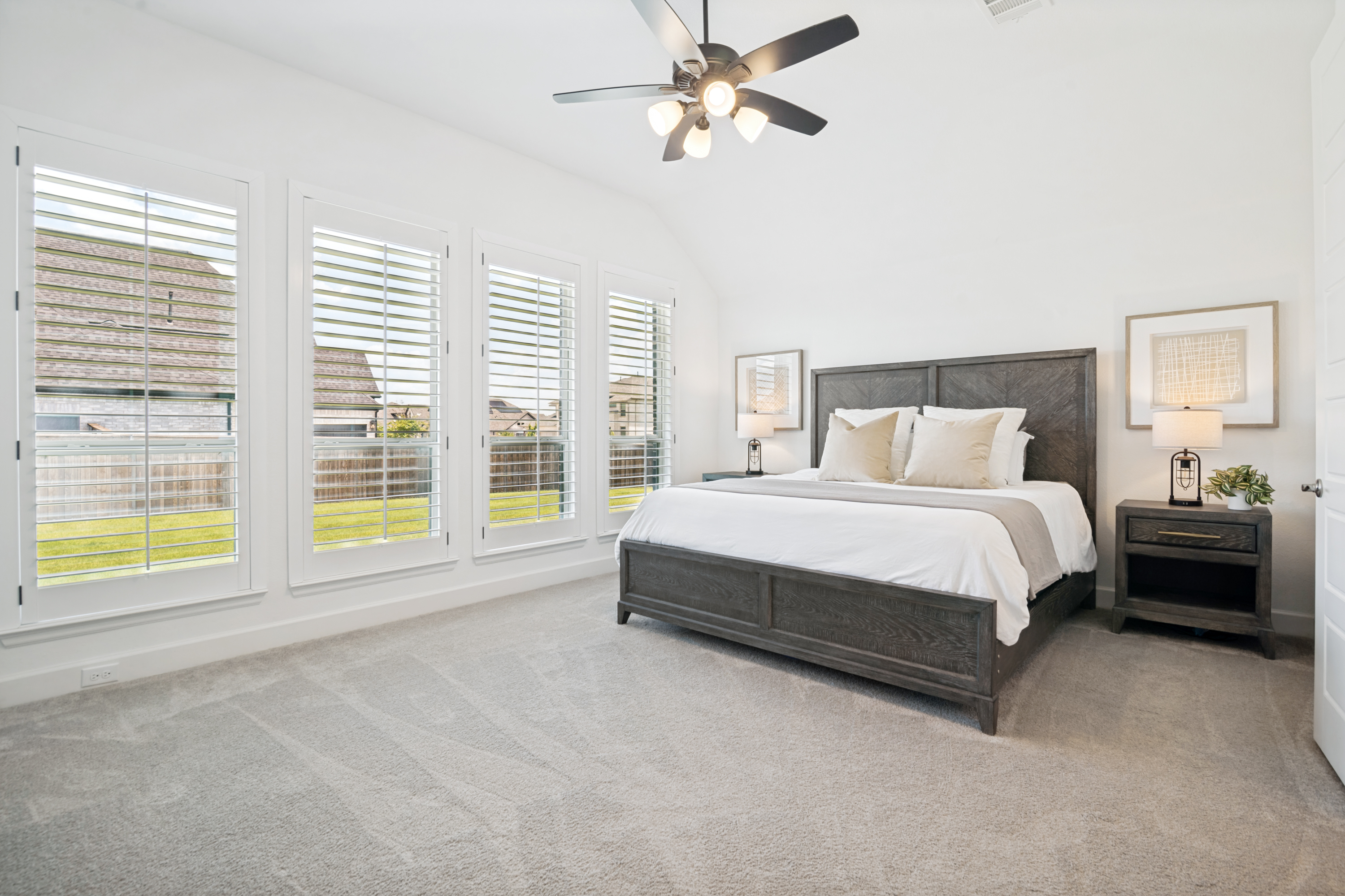  Better Than New  Perry Home on Expansive Nearly Half-Acre Lot - 物件實景