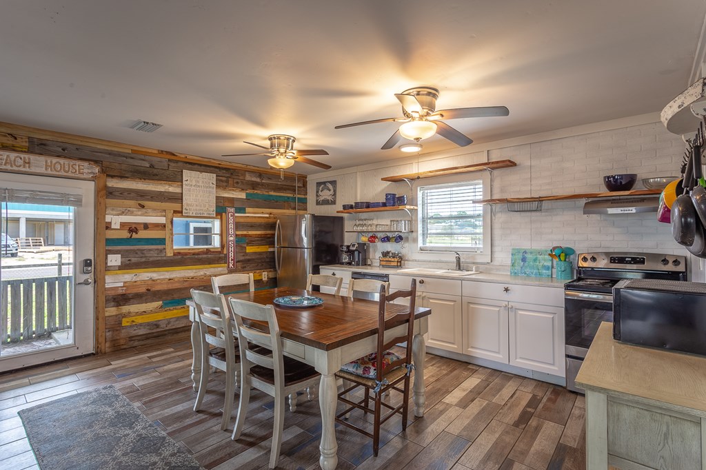 Saint George Island, Florida, 32328, United States, 3 Bedrooms Bedrooms, ,2 BathroomsBathrooms,Residential,For Sale,1981798