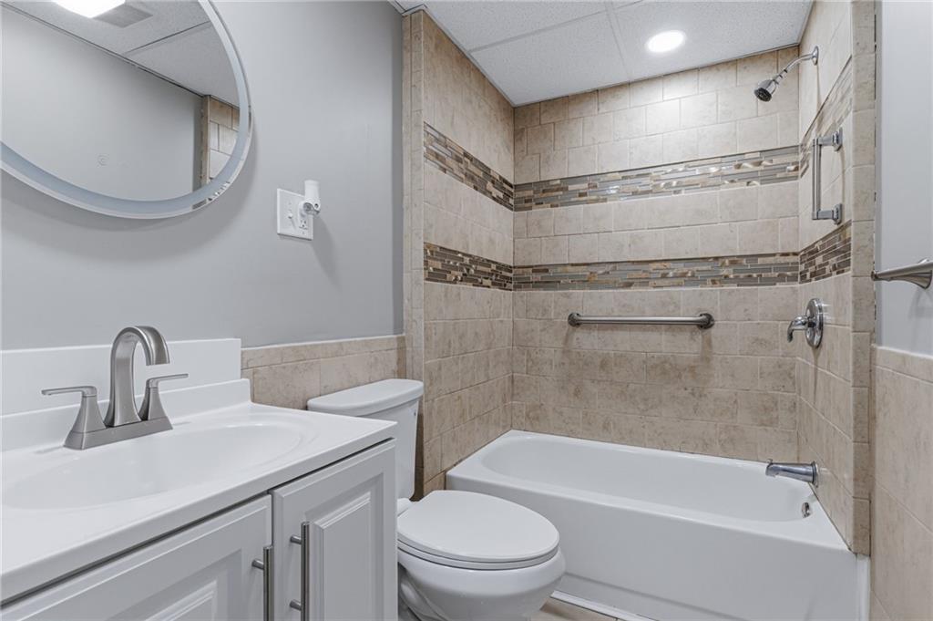 Pawtucket, Rhode Island, 02860, United States, 8 Bedrooms Bedrooms, ,3 BathroomsBathrooms,Residential,For Sale,2048506