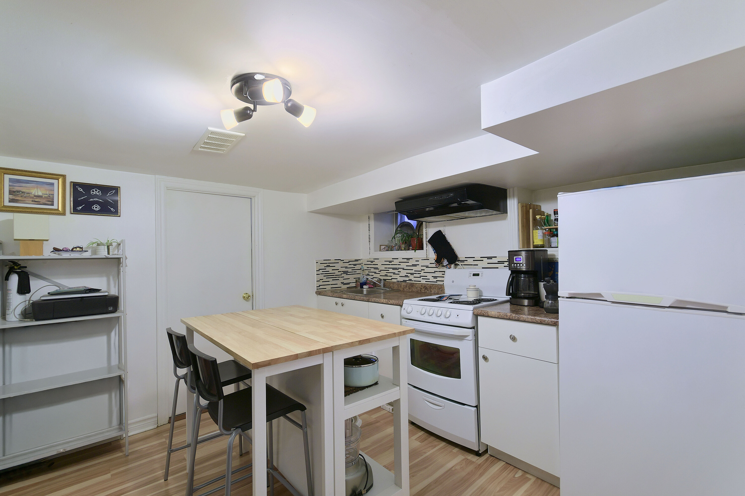  Turn Key Income Property - 物件實景