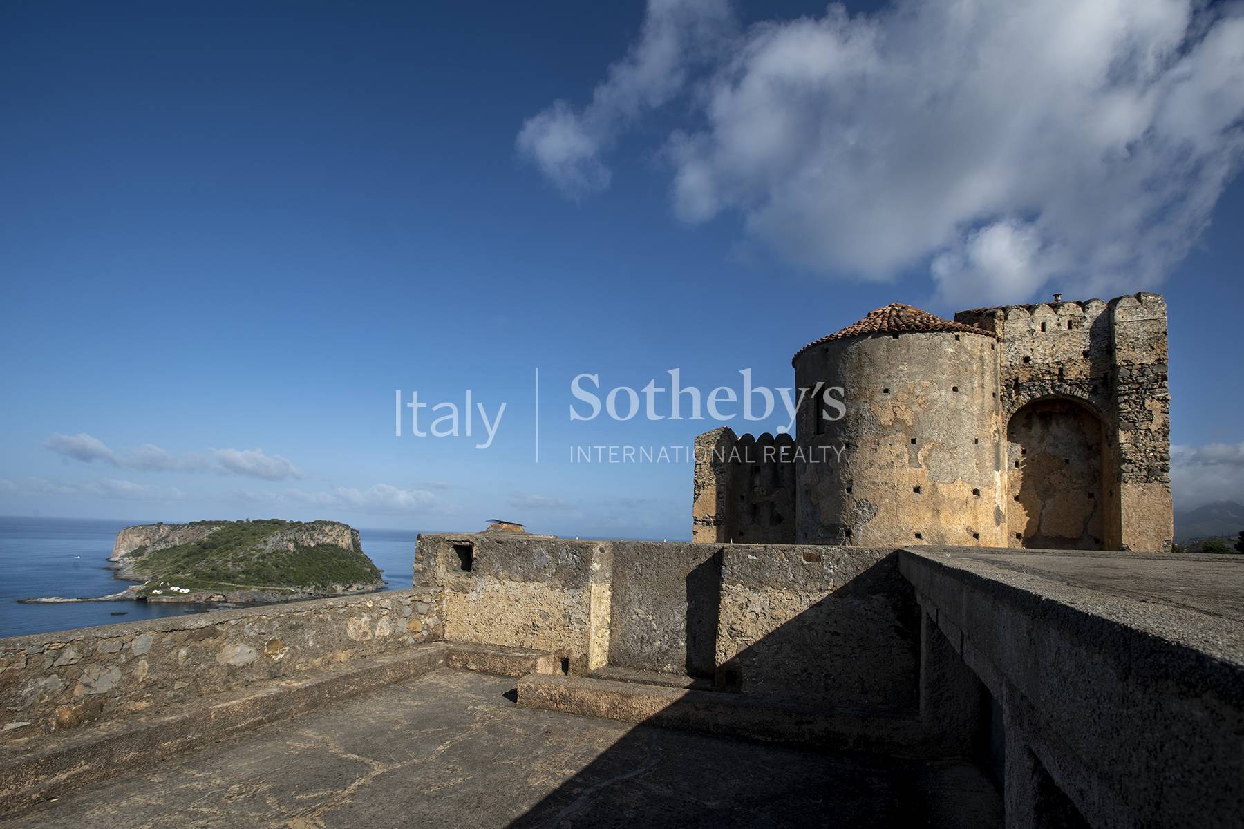  Norman fortress on the sea of Calabria - 物件實景