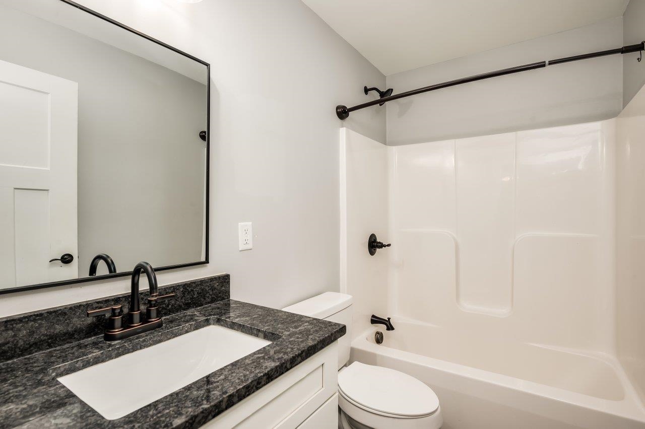 Weare, New Hampshire, 03281, United States, 4 Bedrooms Bedrooms, ,4 BathroomsBathrooms,Residential,For Sale,1908360