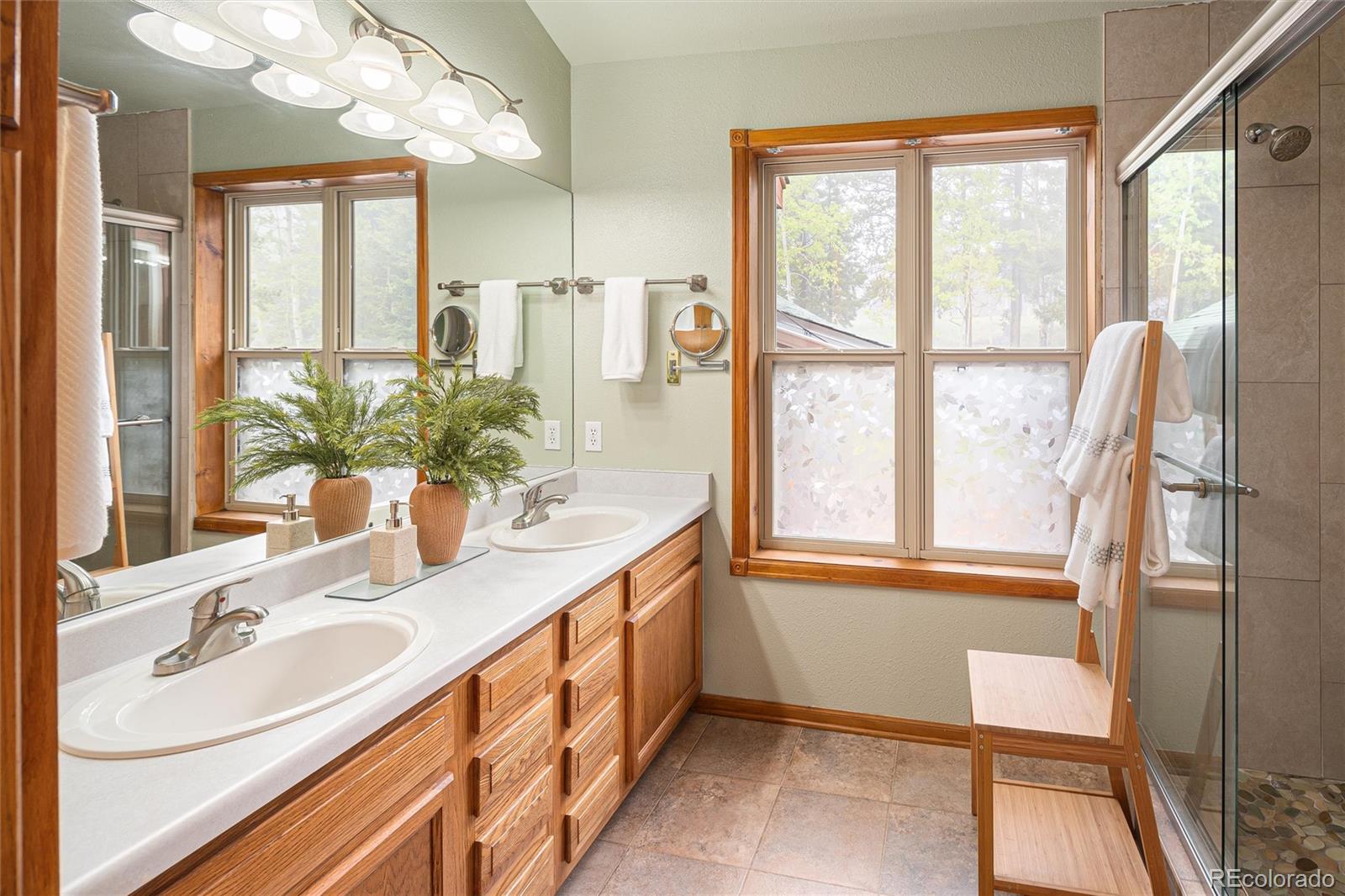 Conifer, Colorado, 80433, United States, 4 Bedrooms Bedrooms, ,3 BathroomsBathrooms,Residential,For Sale,1850389