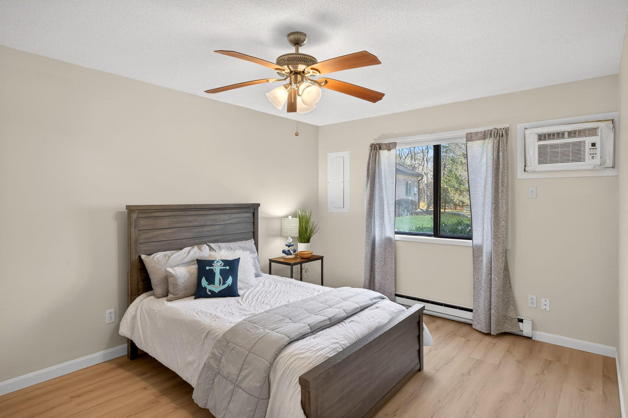  77 Roundhouse Road, Buzzards Bay, MA, 02532 - 物件實景