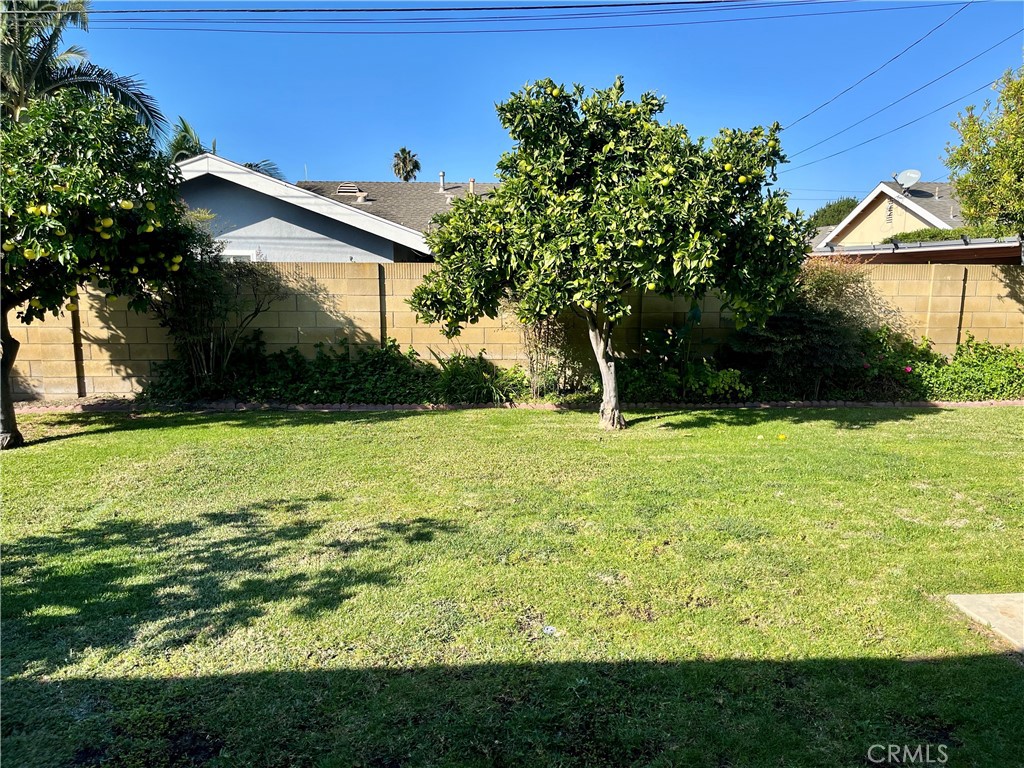 Huntington Beach, California, 92649, United States, 4 Bedrooms Bedrooms, ,2 BathroomsBathrooms,Residential,For Sale,1989631