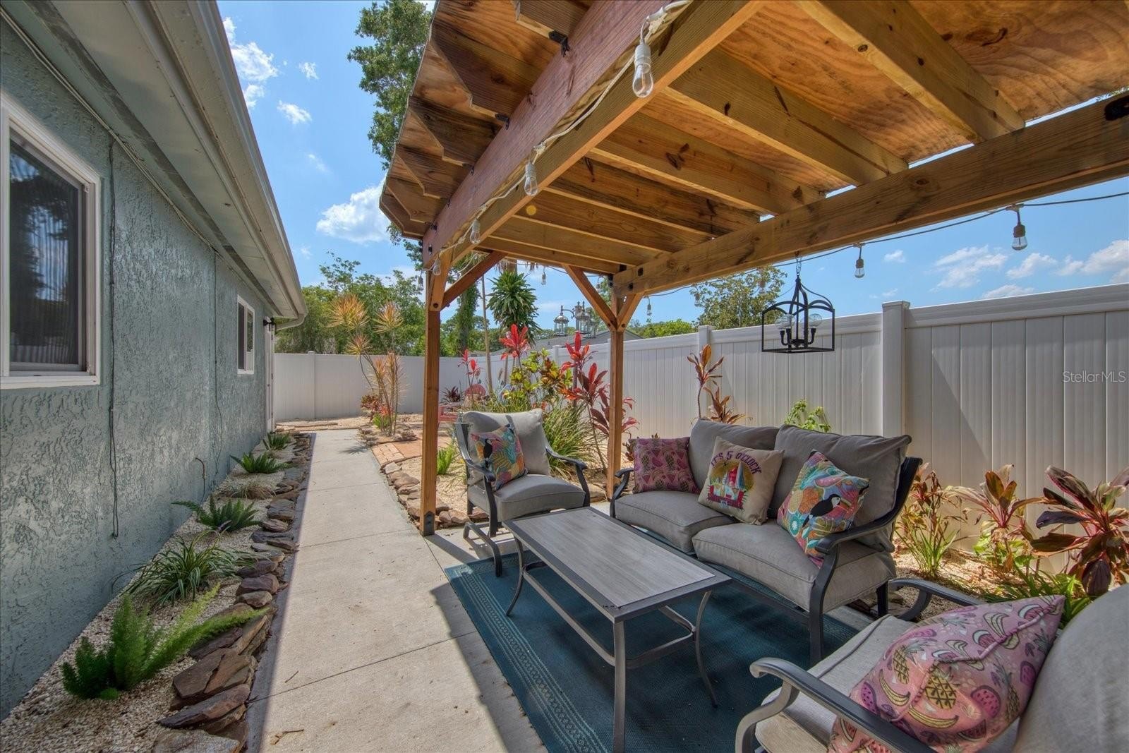 SEMINOLE, Florida, 33778, United States, 4 Bedrooms Bedrooms, ,2 BathroomsBathrooms,Residential,For Sale,2005196