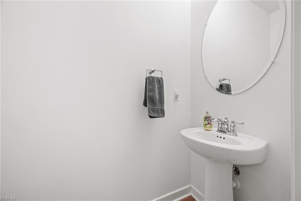 Gloucester, Virginia, 23061-2587, United States, 4 Bedrooms Bedrooms, ,3 BathroomsBathrooms,Residential,For Sale,1872162