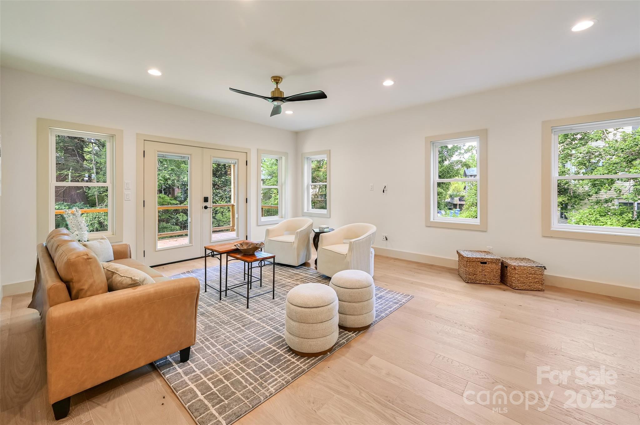 Asheville, North Carolina, 28806, United States, 4 Bedrooms Bedrooms, ,4 BathroomsBathrooms,Residential,For Sale,1837018