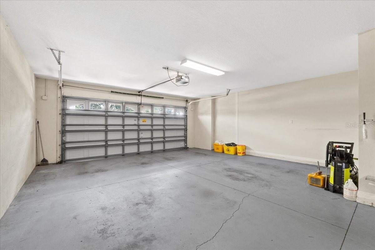 DAVENPORT, Florida, 33837, United States, 5 Bedrooms Bedrooms, ,3 BathroomsBathrooms,Residential,For Sale,1983680