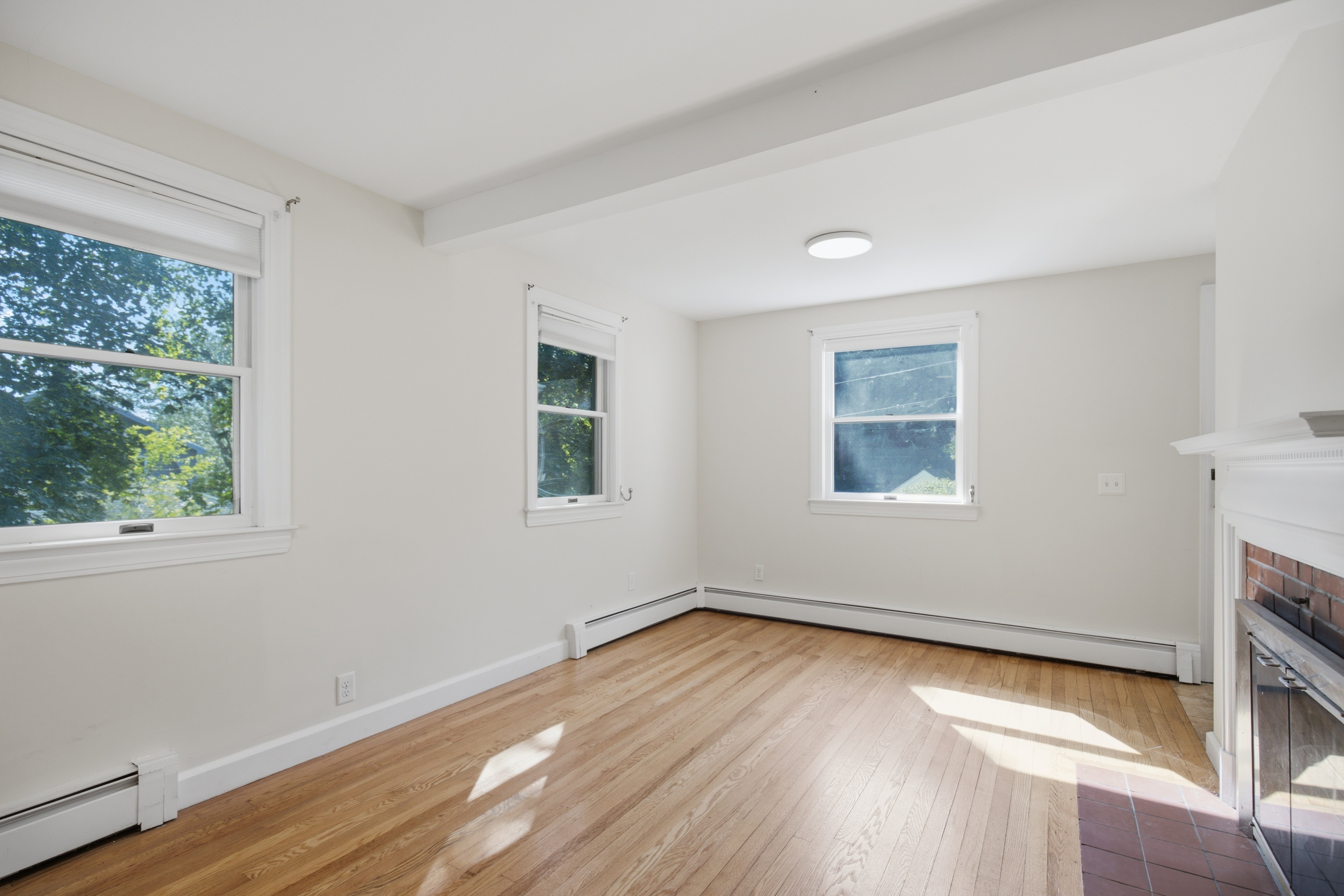  6-8 Center Pl, Stow, MA 01775 - 物件實景
