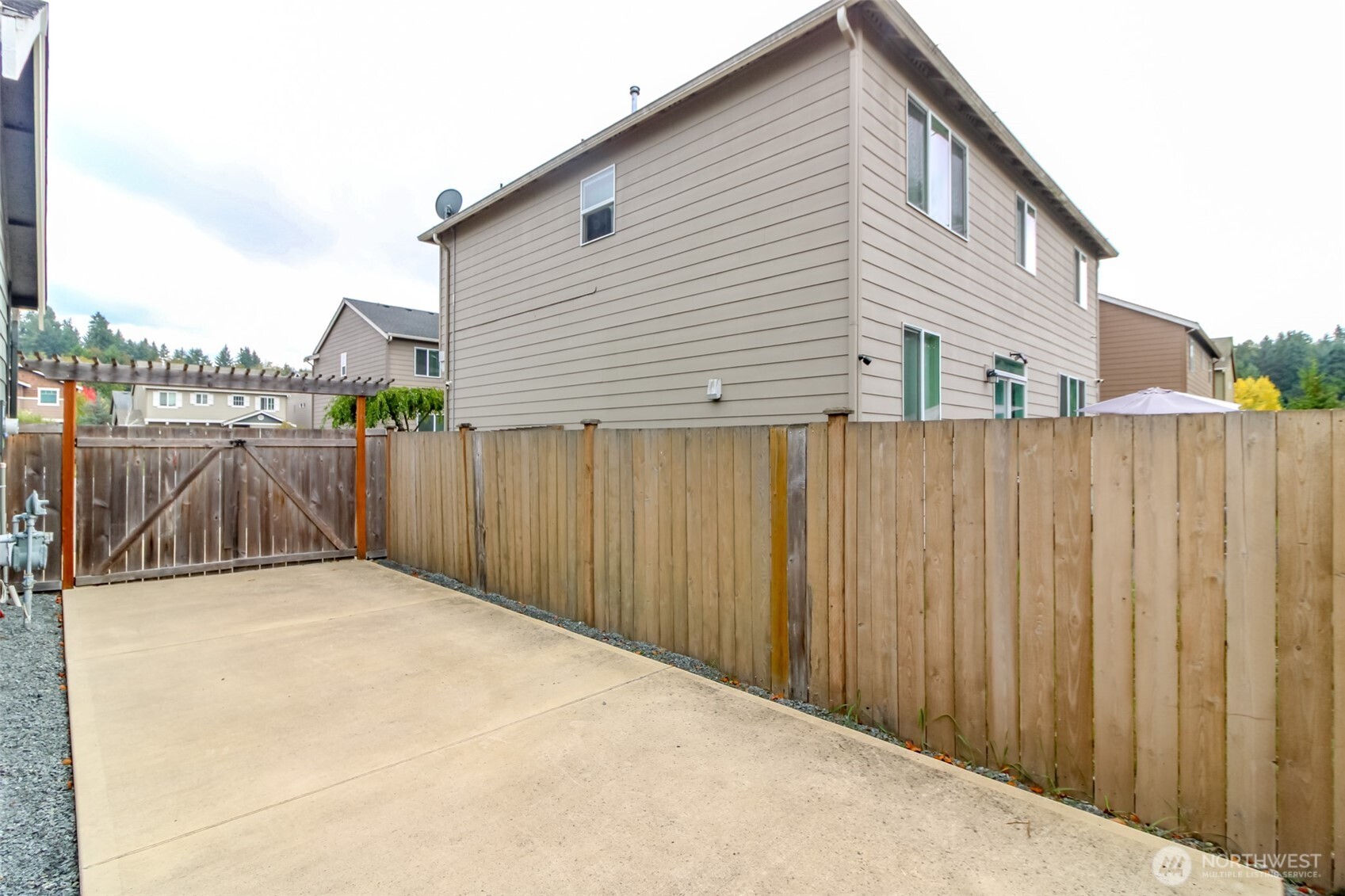 Puyallup, Washington, 98373, United States, 3 Bedrooms Bedrooms, ,3 BathroomsBathrooms,Residential,For Sale,1979459