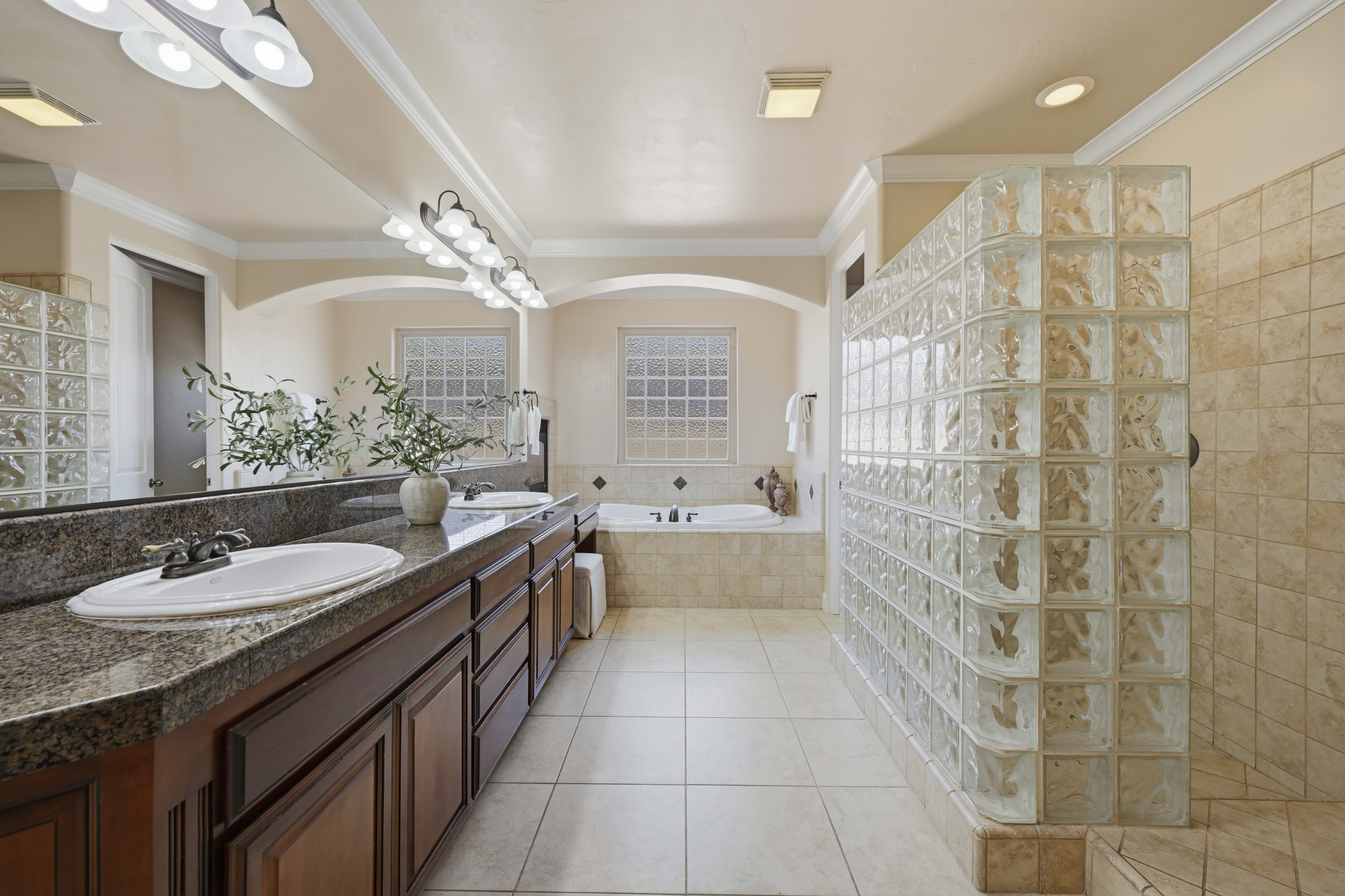  8587 Indianwood Lane, Roseville, CA 95747 - 物件實景