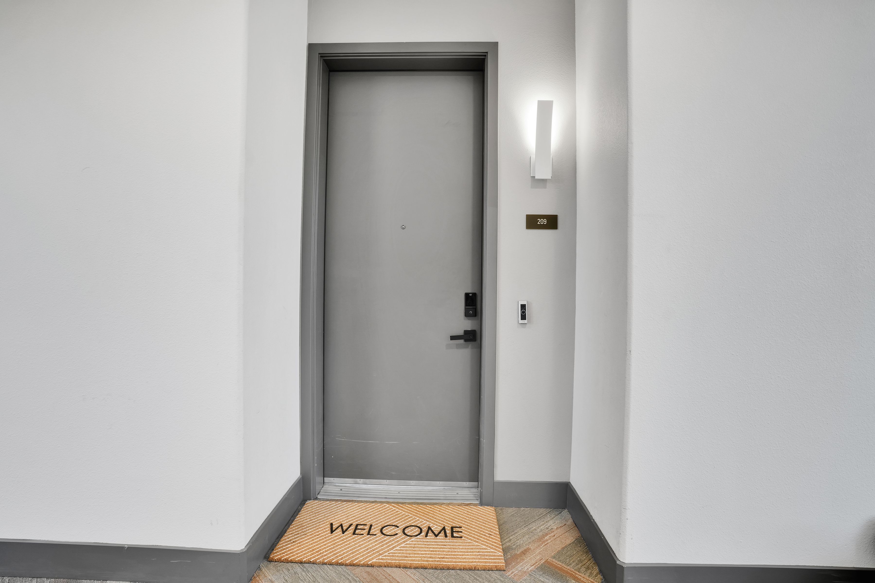  Luxury Light-Filled Metro Crossing Condo - 物件實景