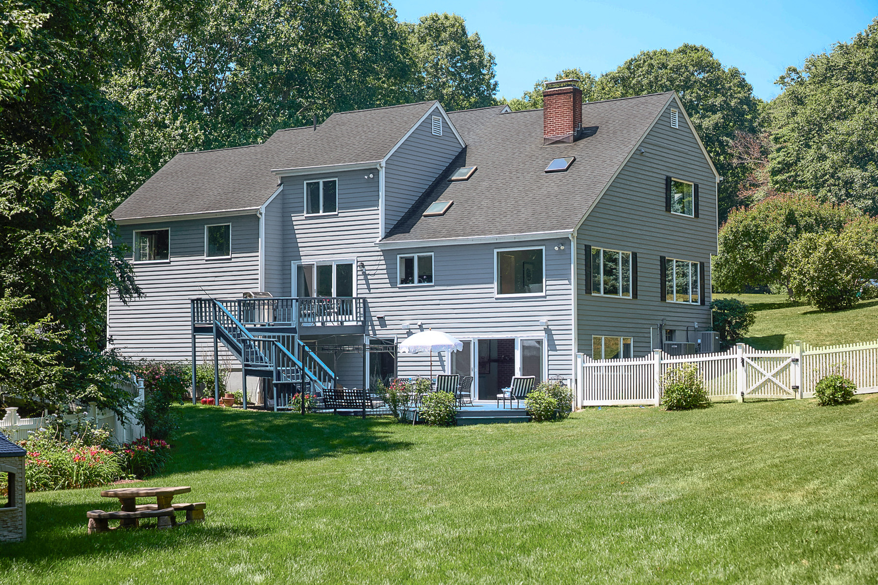  Bight, Beautiful Colonial Style Home in Weston - 物件實景