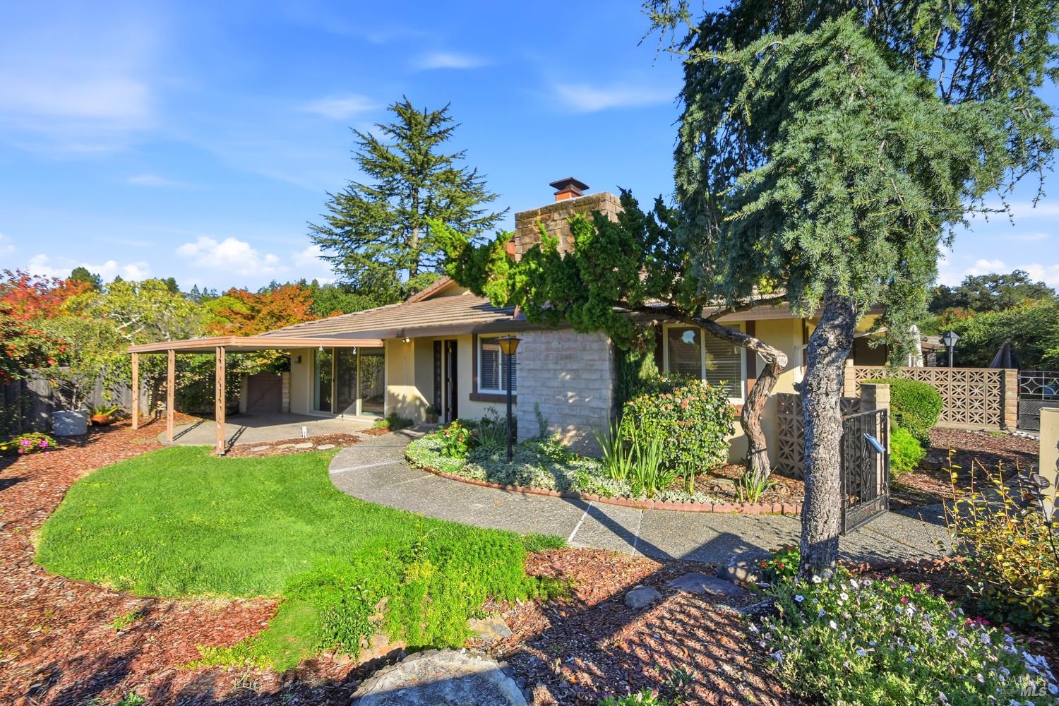 Santa Rosa, California, 95403, United States, 3 Bedrooms Bedrooms, ,2 BathroomsBathrooms,Residential,For Sale,1997144