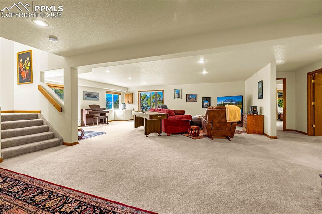 Colorado Springs, Colorado, 80921, United States, 3 Bedrooms Bedrooms, ,3 BathroomsBathrooms,Residential,For Sale,1947087