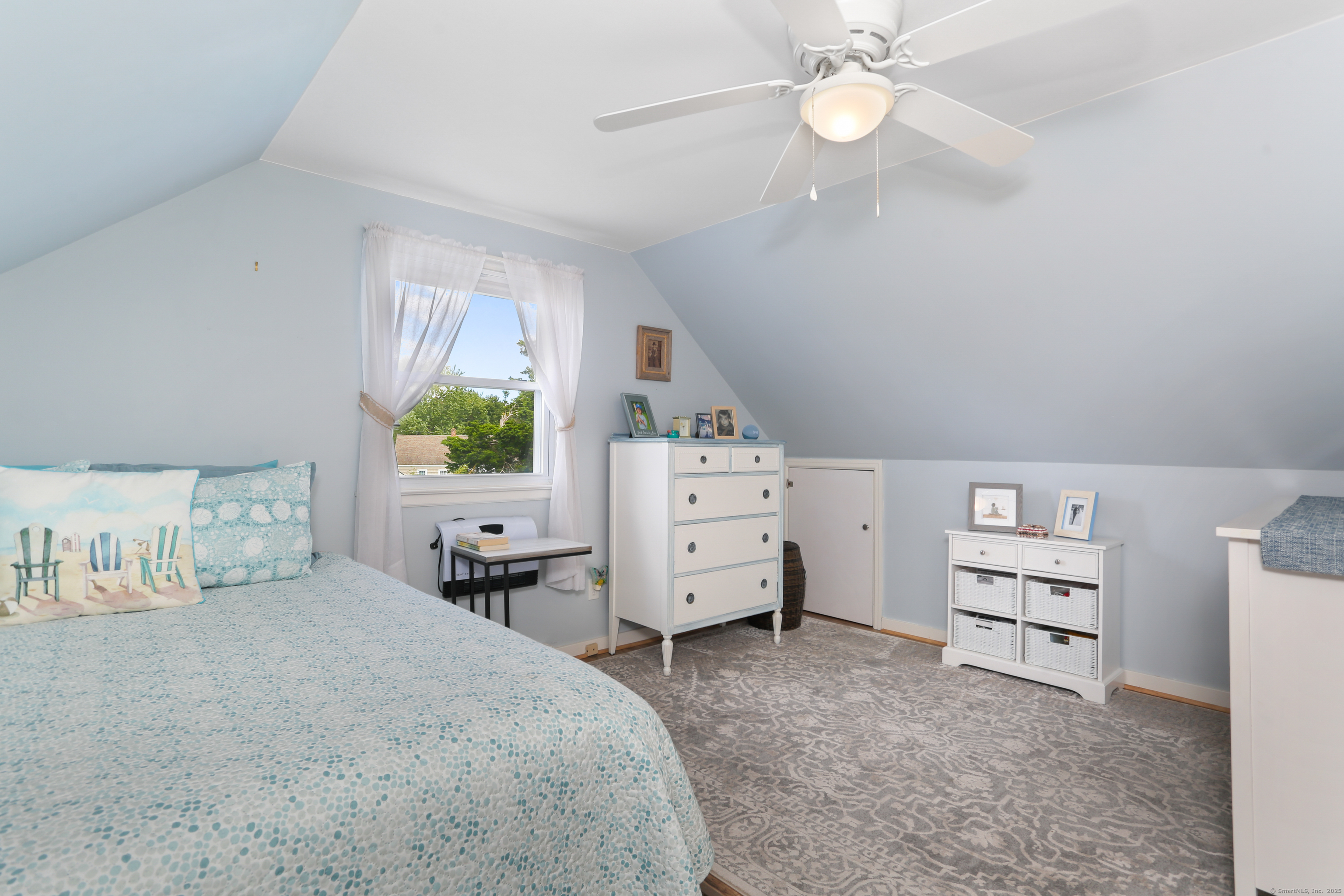 Milford, Connecticut, 06460, United States, 3 Bedrooms Bedrooms, ,2 BathroomsBathrooms,Residential,For Sale,1933050