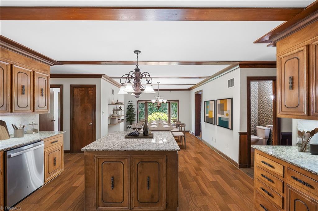 High Point, North Carolina, 27265, United States, 4 Bedrooms Bedrooms, ,4 BathroomsBathrooms,Residential,For Sale,1900964