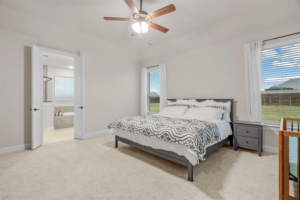 Waxahachie, Texas, 75165, United States, 4 Bedrooms Bedrooms, ,3 BathroomsBathrooms,Residential,For Sale,1981822