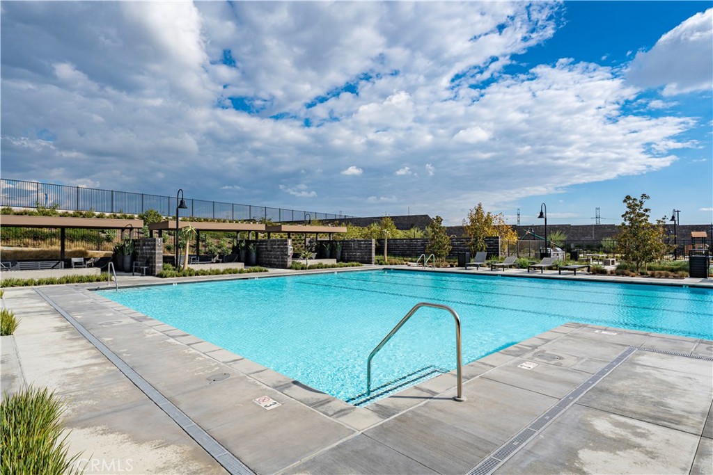 Fontana, California, 92336, United States, 3 Bedrooms Bedrooms, ,2 BathroomsBathrooms,Residential,For Sale,2037862