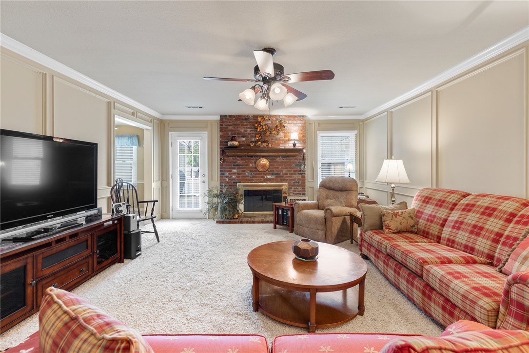 Springdale, Arkansas, 72764, United States, 4 Bedrooms Bedrooms, ,3 BathroomsBathrooms,Residential,For Sale,1804619