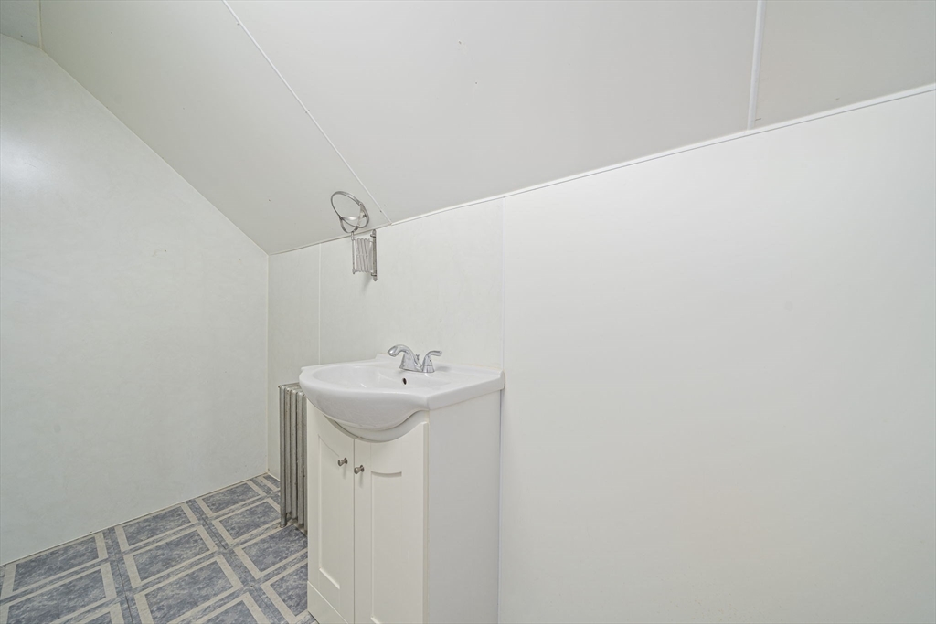 Quincy, Massachusetts, 02169, United States, 3 Bedrooms Bedrooms, ,2 BathroomsBathrooms,Residential,For Sale,1951174