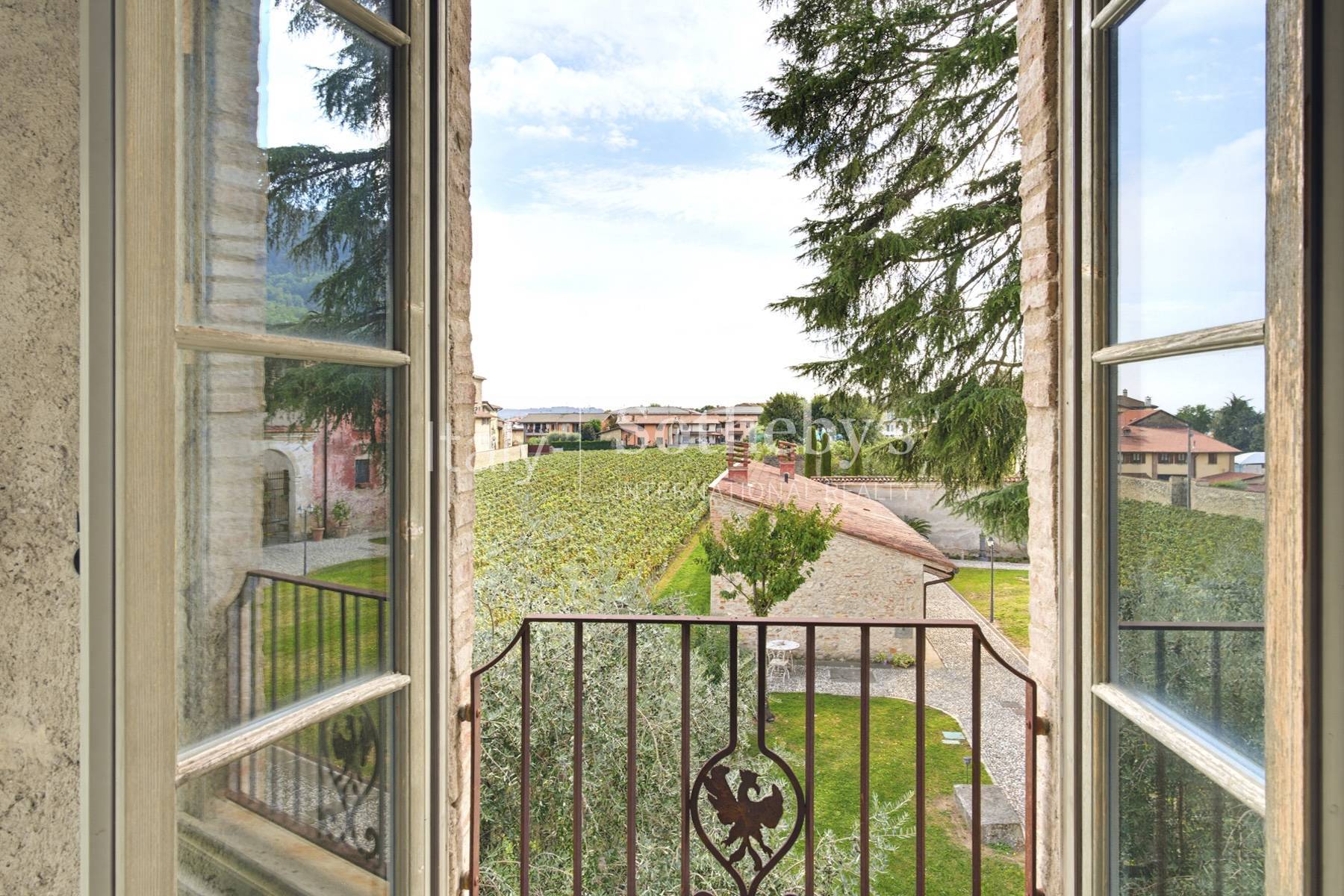  Magnificent Noble Palazzo with Vineyard in Franciacorta - 物件實景