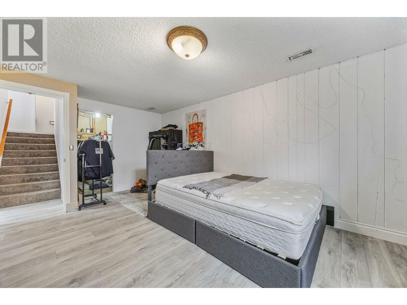 WEST KELOWNA, British Columbia, V1Z 1Z4, CA, 5 Bedrooms Bedrooms, ,1 BathroomBathrooms,Residential,For Sale,1836903