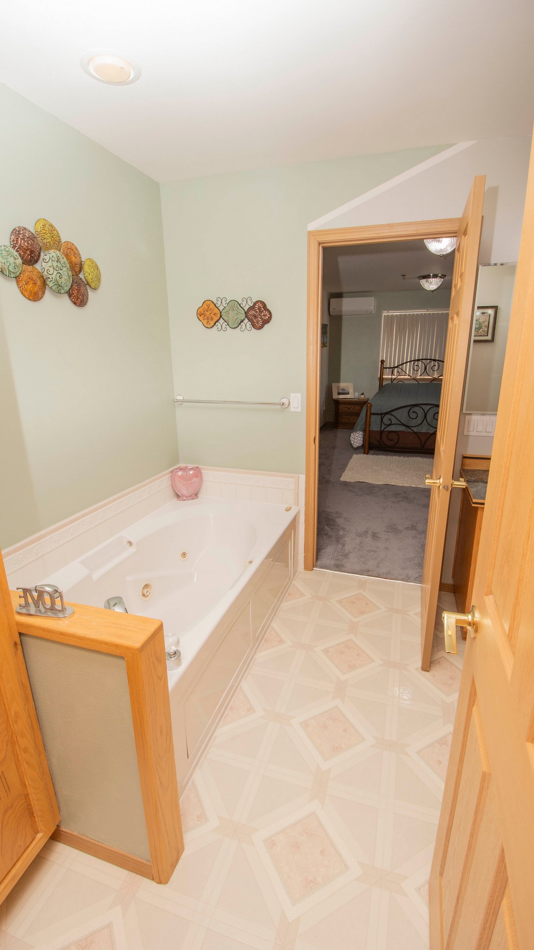 Bonners Ferry, Idaho, 83805, United States, 4 Bedrooms Bedrooms, ,4 BathroomsBathrooms,Residential,For Sale,1920426